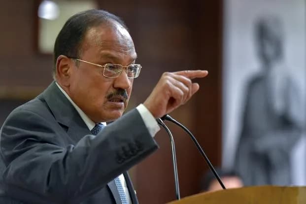 अजीत डोभाल चीन पहुंचे, सीमा विवाद पर होगी अहम वार्ता; BRICS से पहले भारत-चीन संबंधों पर नजर